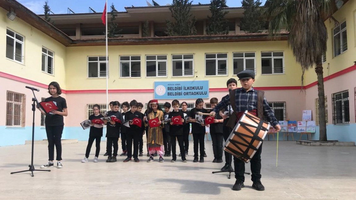 Okulumuz Ortaokul öğrencilerinin hazırladığı 12 Mart İstiklal Marşının Kabulü ve Mehmet Akif ERSOY'u anma töreni yapıldı